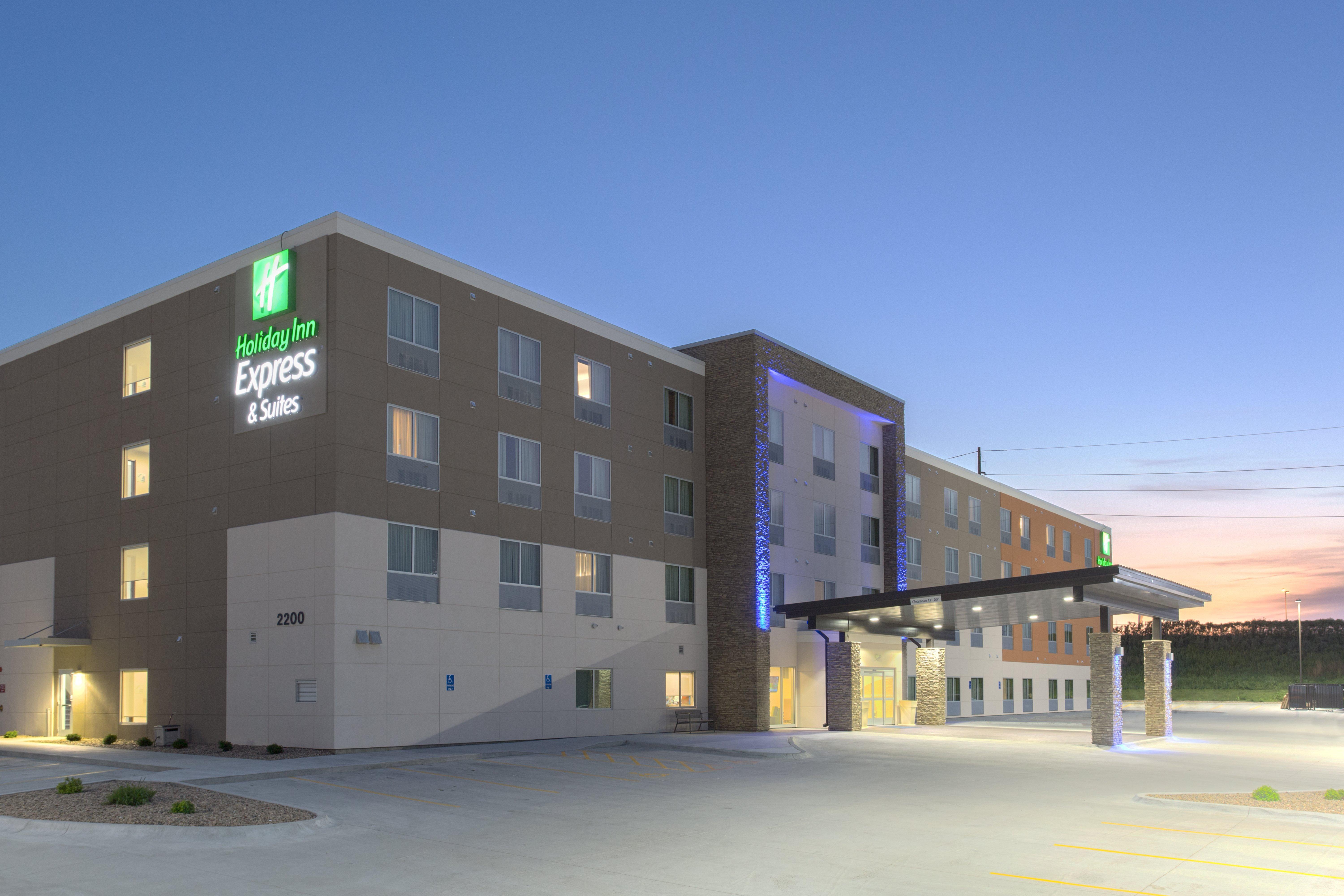 Holiday Inn Express & Suites Lincoln I - 80 By Ihg Esterno foto